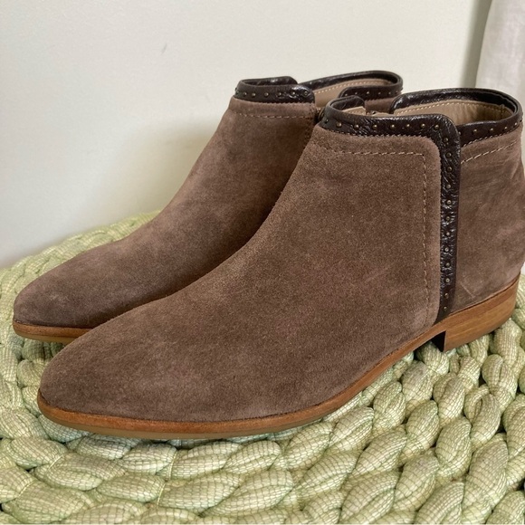 NWOB Italeau Miralda Nut Brown Suede Micro Stud Ankle Booties - Picture 2 of 12